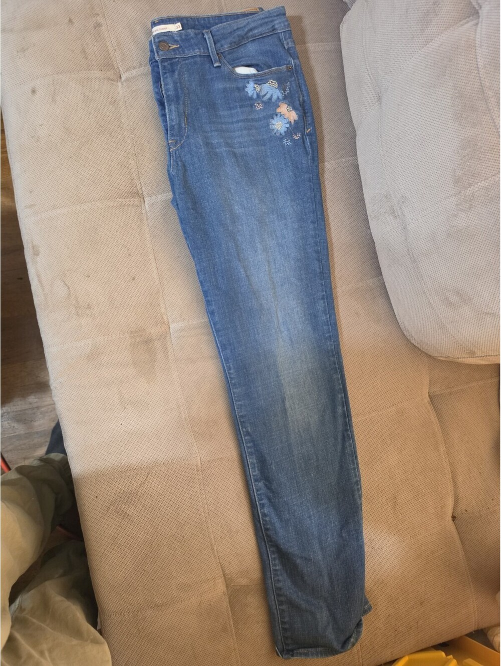 Levi Mid Rise Skinny Denim Jeans Size 33 Embroidered Floral Stretch Granniecore